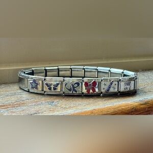 Olivia Rodrigo GUTS World Tour Exclusive Charm Bracelet + WI Charm